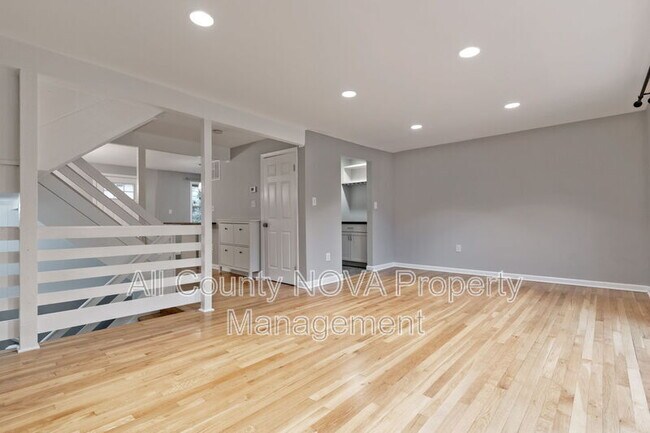 Building Photo - 1308 Mead Terrace