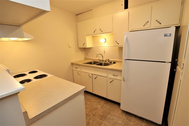 Kitchen - Moir Park Apartments