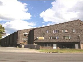Building Photo - 42 Warner St