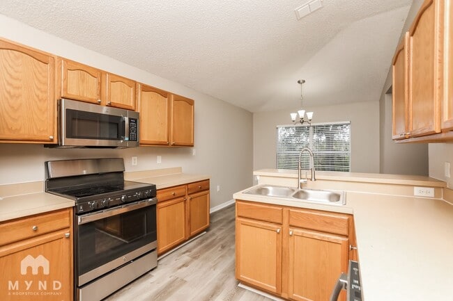 Foto del edificio - 1505 Lake Villa Dr