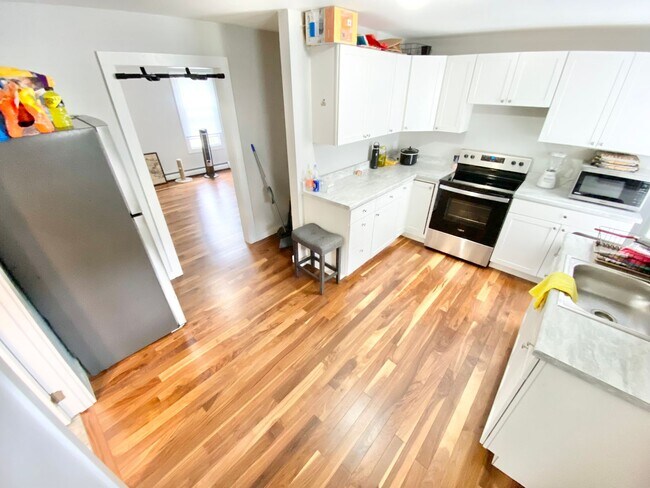 Foto del edificio - 89 Pitkin St