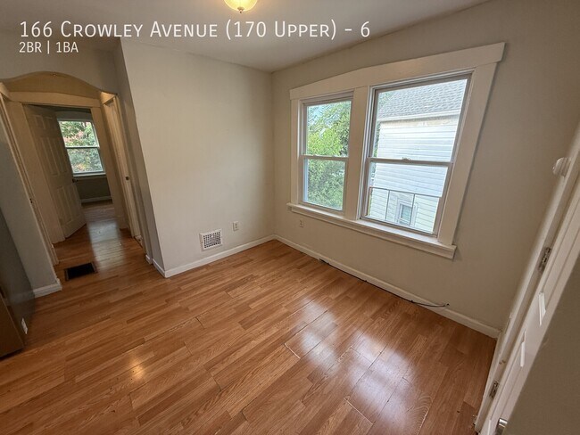 Foto del edificio - 166 Crowley Ave