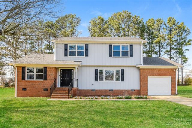 Building Photo - 2611 Rolling Hills Dr