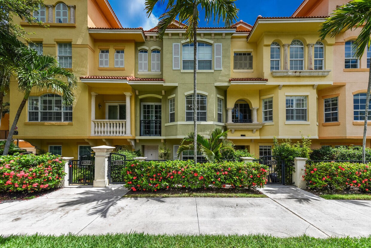 Foto principal - 2570 Gardens Pkwy
