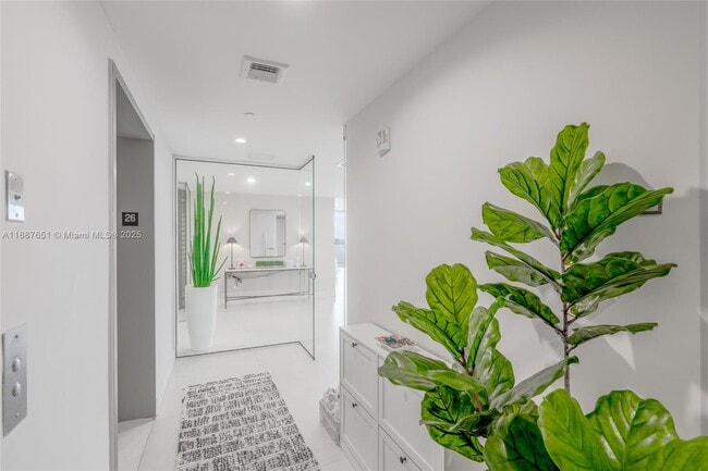 Foto del edificio - 488 NE 18th St