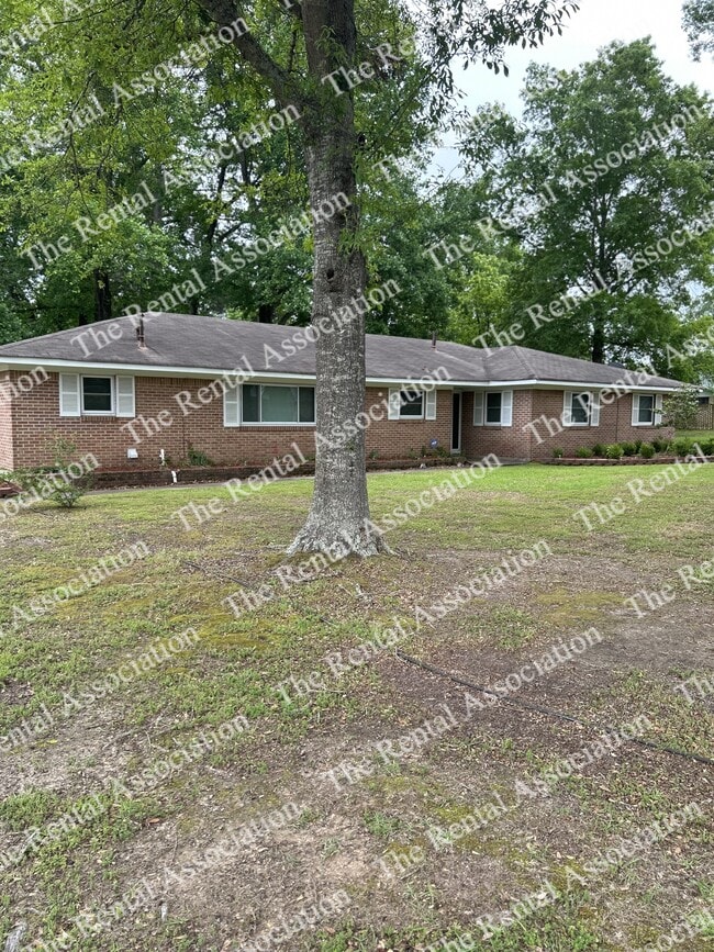 Building Photo - 782 Rwe Jones Dr
