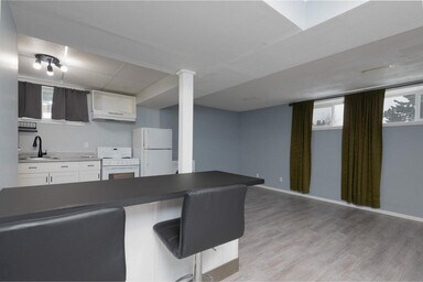 Photo du bâtiment - 6106 51 Ave