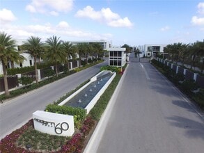 Building Photo - 10053 NW 76th Terrace