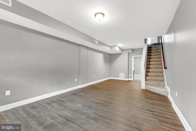 Building Photo - 1205 Ashburton St
