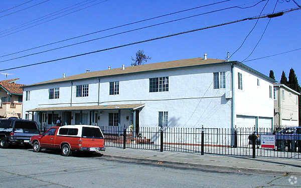 Building Photo - 519 Hilton St