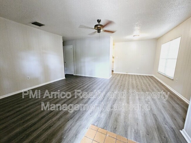 Foto del edificio - 3325 S Polk Ave