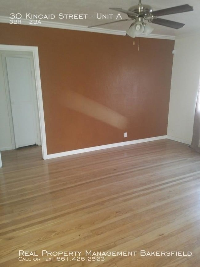 Building Photo - 3 bedroom in Bakersfield CA 93307