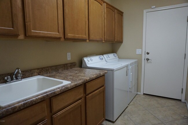 Building Photo - 3225 N 137th Dr