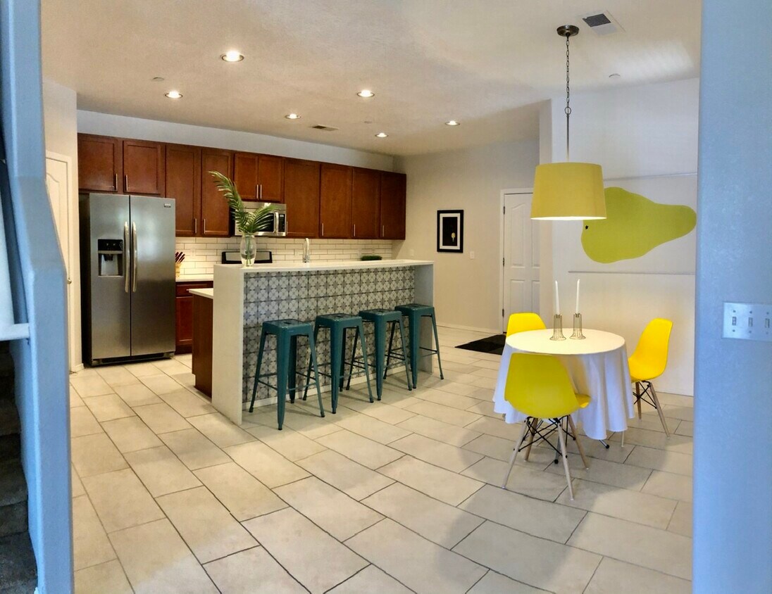Foto principal - 601 Menaul Blvd NE