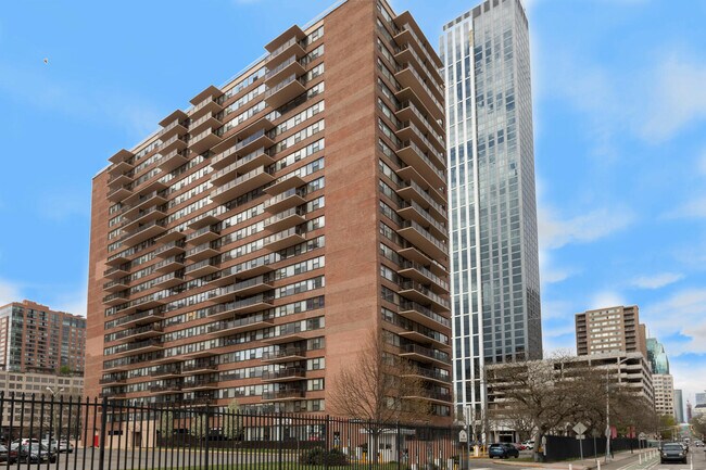 Foto del edificio - 270 Marin Blvd
