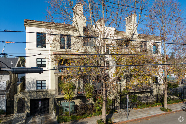 Building Photo - Grande Lake Terrace