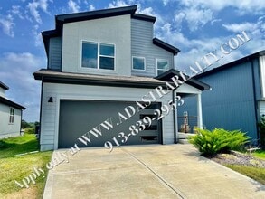 Building Photo - 18013 Hauser St