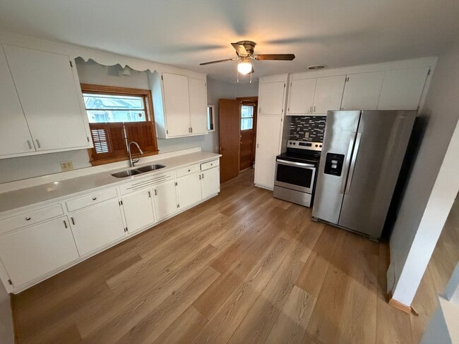 Foto del edificio - 2700-2702 W 66th St
