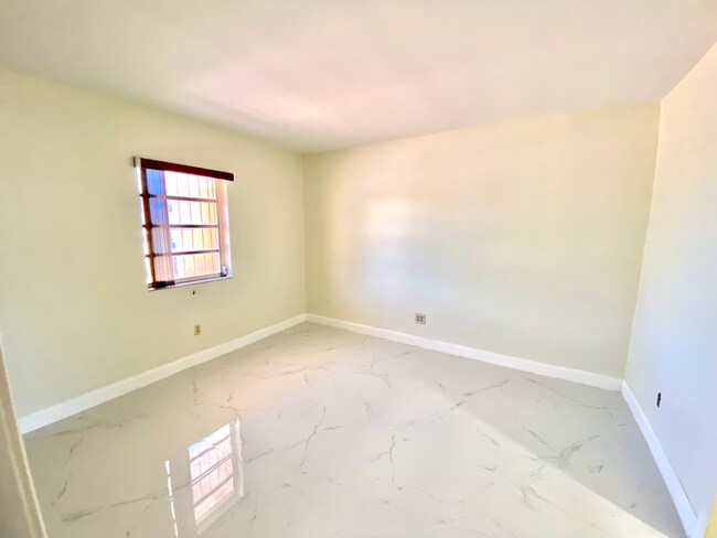 Main Bedroom - 198 Grand Canal Dr