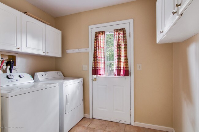 Building Photo - 41 Kettle Creek Dr