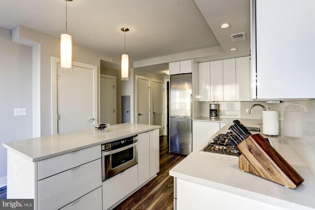 Building Photo - 1311 13th St NW