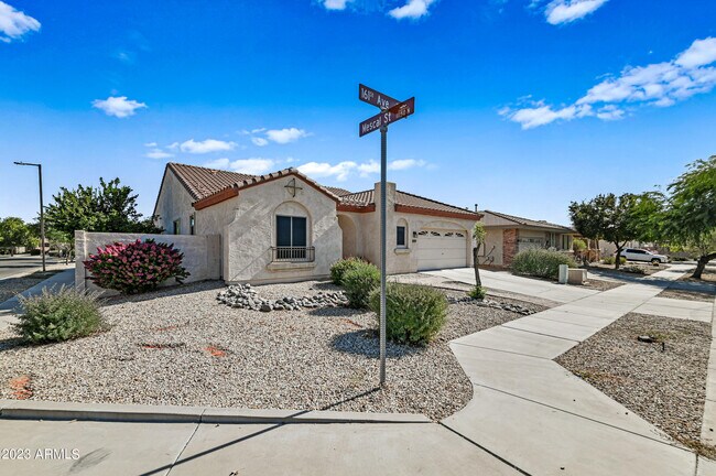 Foto del edificio - 11127 N 161st Ave