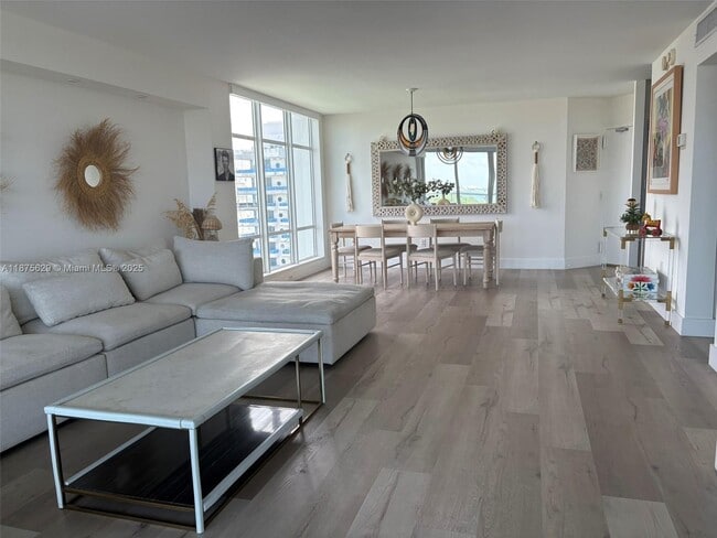 Building Photo - 5750 Collins Ave