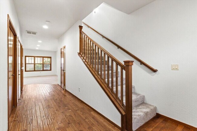 Building Photo - 3126 Alameda St