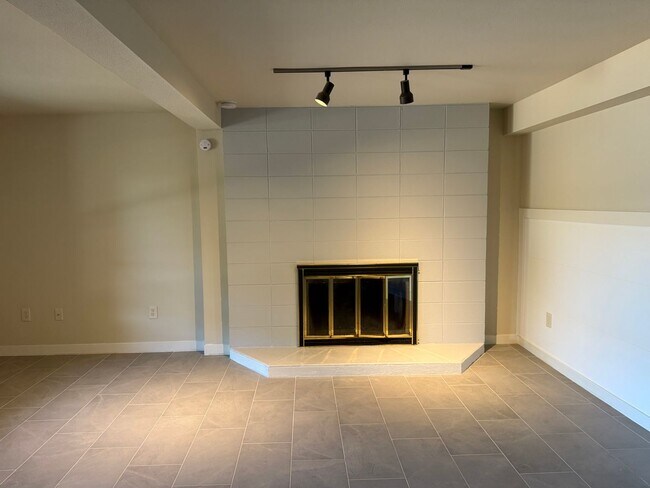 Foto del edificio - Welcome to your new lake front home in Oly...