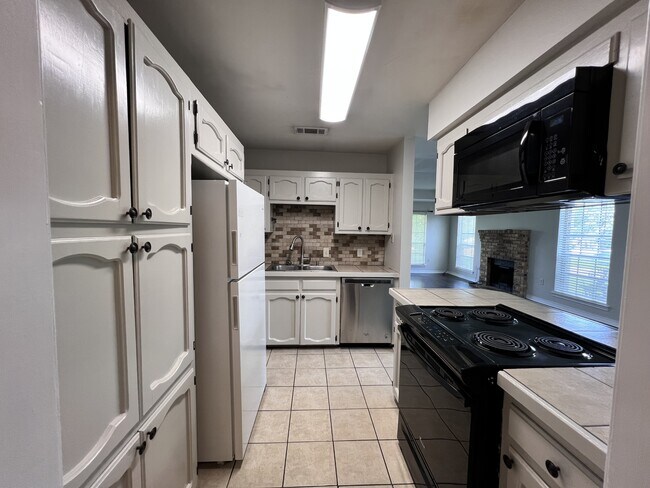 Foto del edificio - 11457 Talton Ave
