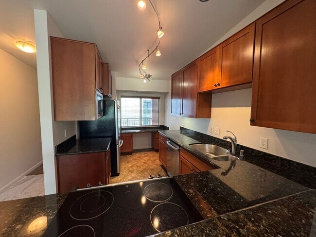 Foto del edificio - 1bd/1ba Bellevue Condo