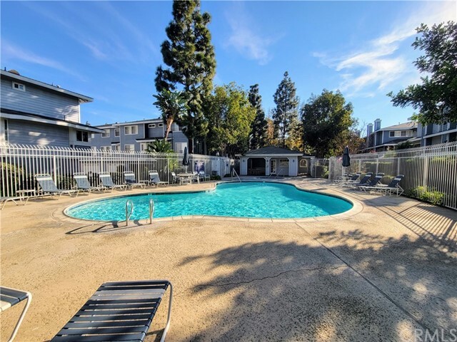 Building Photo - 8115 Surfline Dr