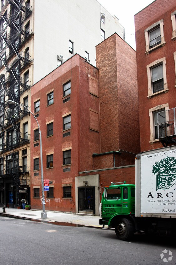 Primary Photo - 116 W 24th St