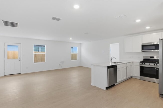 Foto del edificio - 596 Sormonne Lp