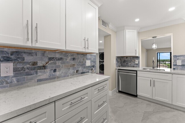 Building Photo - 14476 Amberly Ln