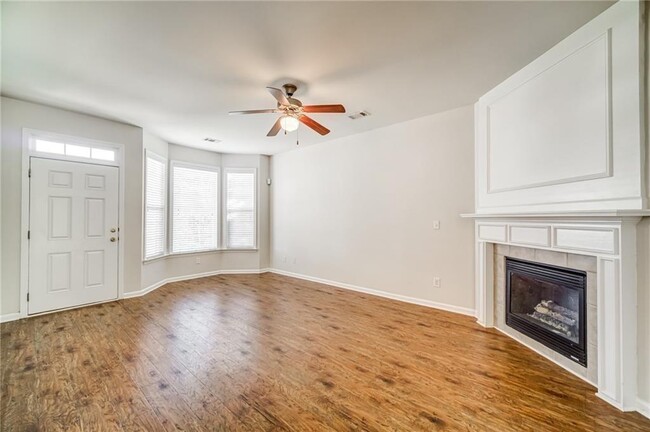Building Photo - 374 St Claire Dr