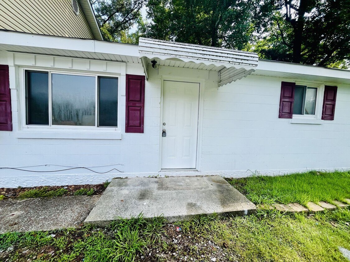 Foto principal - $250 OFF FIRST MONTH! 2 Bedroom 1 Bath inc...