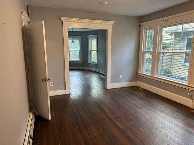 Foto del edificio - Beautiful updated single family home 3 bed...