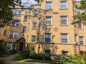 Building Photo - 4406 N Rockwell St