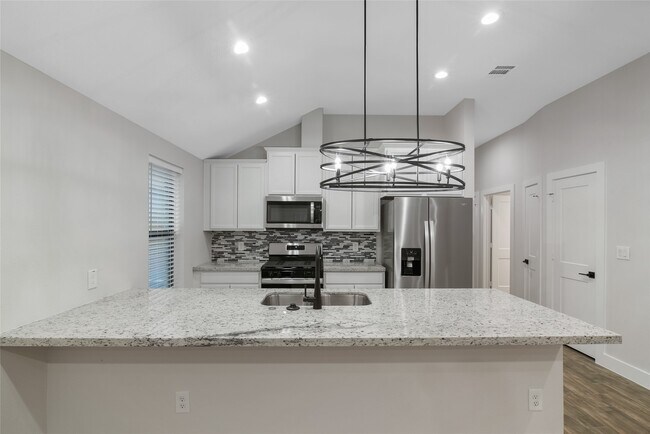 Building Photo - 13018 Walden Rd