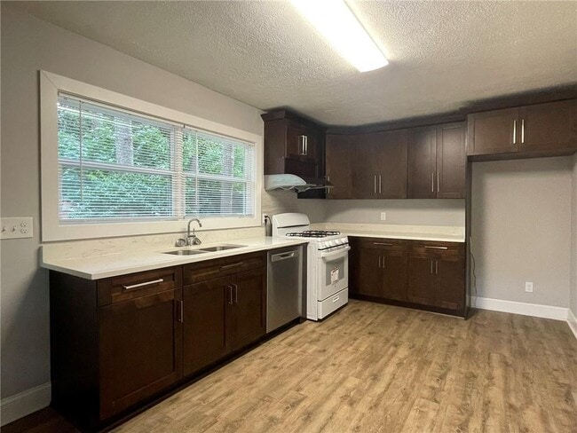 Building Photo - 3521 Raymond Dr