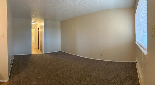 Building Photo - 124 Columbia Ln