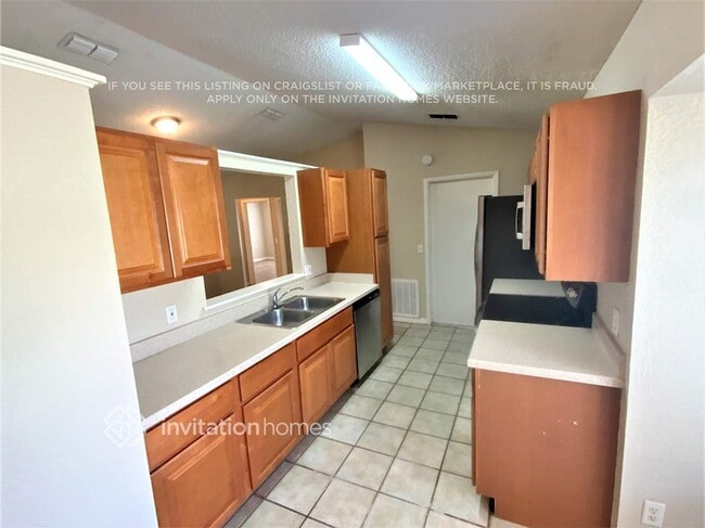 Building Photo - 2653 Dixie Ln