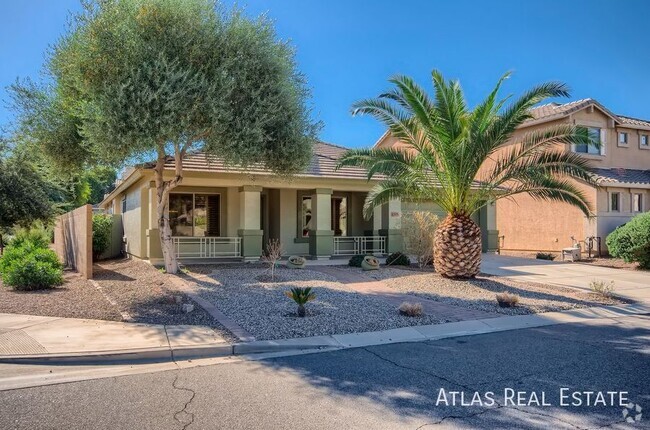 Building Photo - 1305 W Busa Dr