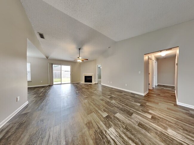 Foto del edificio - 6463 Silk Leaf Ln