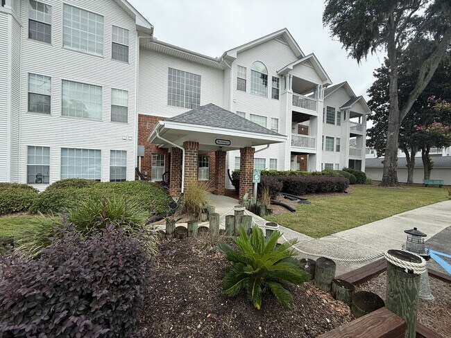 Foto del edificio - 1231 Ladys Island Dr