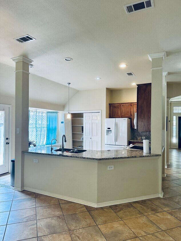 Foto principal - 2805 Glen Hollow Dr
