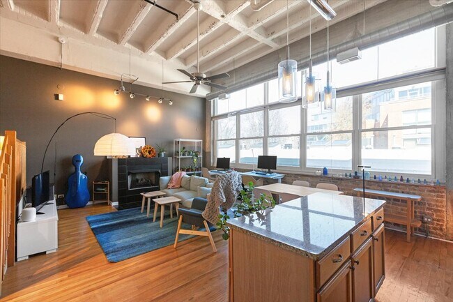 Foto del edificio - 1834 Ridge Ave