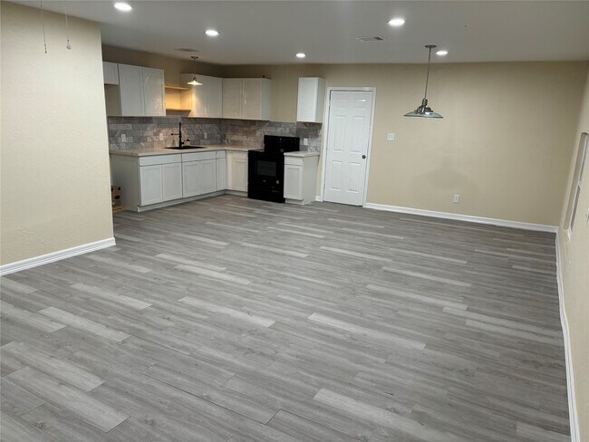 Foto del edificio - 311 3rd St N