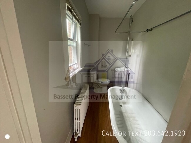 Building Photo - 115 Hubbard Pl